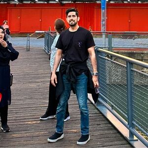 Meet your Posher, Adil